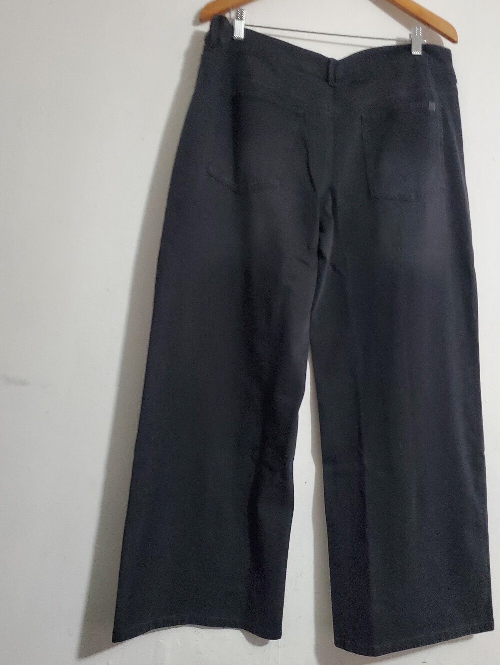 HALARA Black Wide-Leg Pants